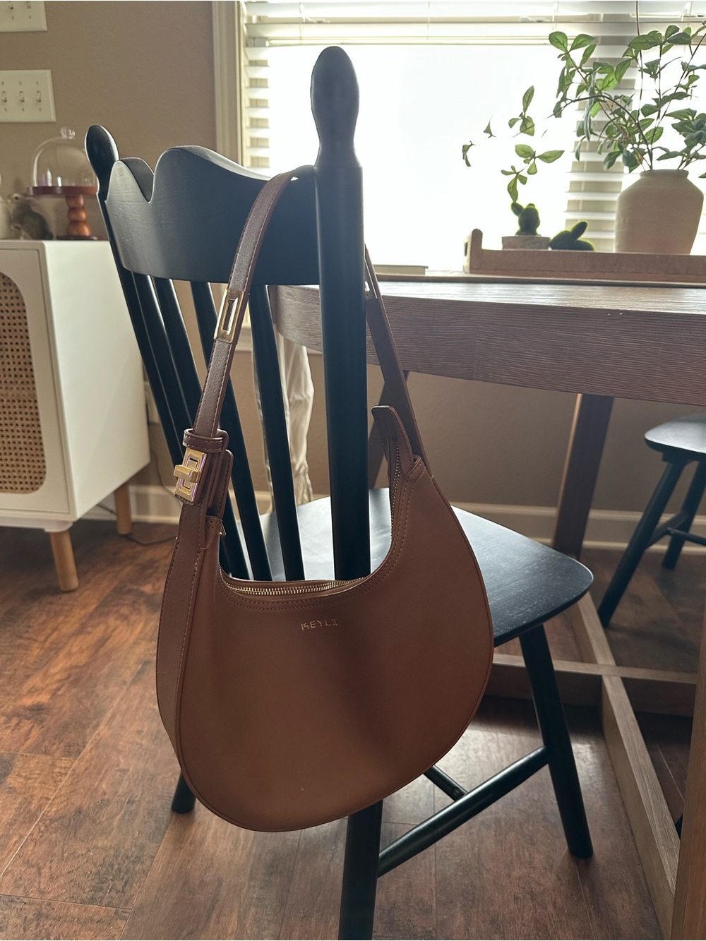 Women’s brown shoulder bag purse